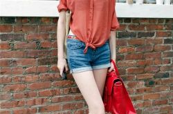 人字拖介绍 印花裙介绍香水介绍