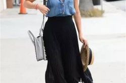 上短下长 腰细的身材怎么穿 上长下短 腿长的身材怎么穿露脚踝 所有身材露肩装 锁骨明显的身材凸显曲线的衣服 S曲线的身材A字裙遮肉 肚子有赘肉的身材 阔腿裤遮肉 腿部线条较粗的身材宽袖口遮肉 手臂线条较粗的身材竖条纹显瘦遮肉 所有身材高跟鞋加持 不够修长的身材