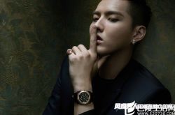 男明星戴的手表 男明星的手腕上的时尚