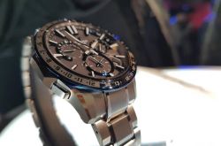 日本传统技艺「纹纱涂」概念下的先进时计：卡西欧全新Oceanus OCW-G1200腕表