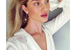 自拍|明星都是这样炫珠宝的！