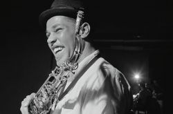 豪利时推出同名限量版腕表，向爵士乐大师、次中音萨克斯演奏家Dexter Gordon德克斯特•戈登致敬