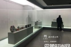 江山博物馆展出百余件钟表藏品
