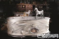 帕玛强尼Hippologia自动座钟