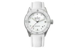 纯白质感的街拍风尚 三款高品格腕表推荐