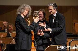 史蒂芬·依瑟利斯荣获第14届格拉苏蒂原创音乐节大奖