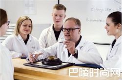 格拉苏蒂原创将制表精神代代传递“阿尔弗雷德·海威格”制表学校新一代制表专才成功毕业