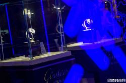 格拉苏蒂原创：复杂功能至简呈现 让世界时间尽在掌握 