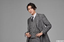 名士携手陈坤联合设计限量腕表礼盒荣耀发布