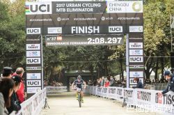 这一刻 感受极限突破 天梭表携手UCI于成都举办首届城市自行车世锦赛