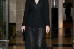 斯维娃·阿维蒂（Svev a Alviti）佩戴Chopard萧邦亮相2018凯撒奖鸡 尾酒派对