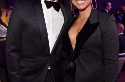 艾丽西亚·凯斯（Alic ia Keys）和卡米拉·卡贝洛（Camila Cabello）佩戴Chopard萧邦珠宝盛装出席2018格莱美前夜派对