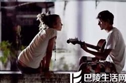 男朋友很穷，为什么我还不跟他分手？