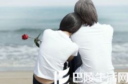 他是我的左肩膀，我是他的右肩膀