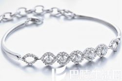 钻石手链戴哪个手上比较好