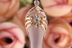 芙蓉石吊坠怎么挑选,芙蓉石吊坠哪个品牌好,保养维护,佩戴,适合人群,芙蓉石吊坠