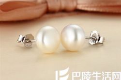 周大福珍珠耳钉怎么样好不好,周大福珍珠耳钉官网价格款式图片,周大福珍珠耳钉专区-佐卡伊珠宝百科