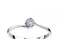 钻石小鸟50分钻戒价格 钻石小鸟50分戒多少钱