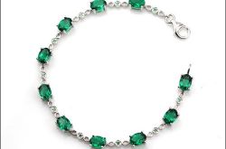 彩宝石一般戴哪只手 彩宝石一戴哪只手比较好