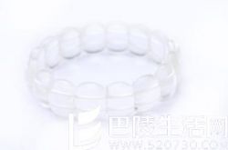 乳白水晶一般戴哪只手 乳白水晶戴哪只手比较好