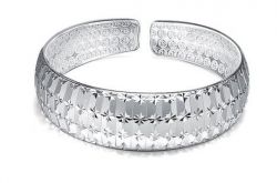 为什么儿童不宜佩戴首饰  为什么中学生不许佩戴首饰