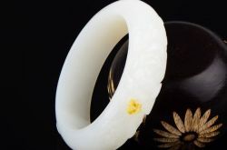 送玉手镯的含义是什么		怎样辨别真假玉手镯