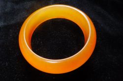 如何辨别真假金丝玉手镯 金丝玉手镯有什么缺点