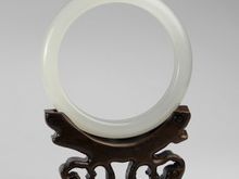 羊脂玉手镯价格  羊脂玉手镯价格多少钱