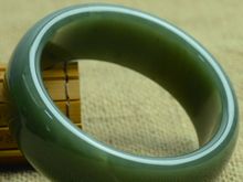 和田青玉手镯有什么功效与作用 和田青玉手镯保健,养生,佩戴功效