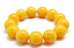 黄蜜蜡有什么功效与作用 黄蜜蜡保健 养生 佩戴功效