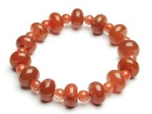 南红玛瑙手链有什么功效与作用      南红玛瑙手链保健,养生,佩戴功效