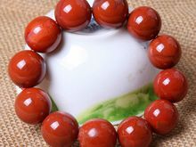 红玛瑙手链一般戴哪只手     红玛瑙手链戴哪只手比较好,正确,意义讲究