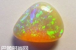 欧泊为什么能产生变彩 欧泊产生变彩的原因