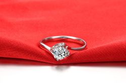 四爪钻戒价格  四爪钻戒多少钱