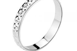 哪个牌子的银戒指比较好 银戒指品牌排行榜