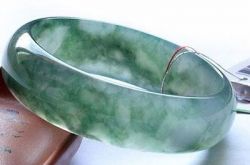 手镯什么材质好 手镯材质有哪几种