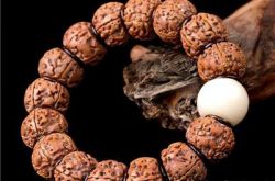 菩提子手链有什么寓意  佩戴菩提子手链代表的意义