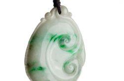 翡翠佛吊坠有什么寓意  佩戴翡翠佛吊坠代表的意义