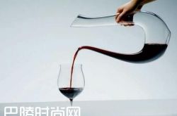 有瓶酒，不知当醒不当醒