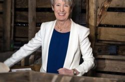 丽歌菲雅香槟的总经理即将离任