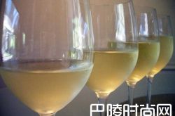 夏季来杯白葡萄酒，清爽又养生