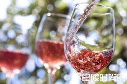 如何挑选桃红葡萄酒？