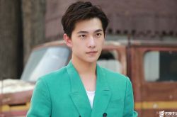 网曝杨洋惹上片酬纠纷 回应：从未坐地涨价