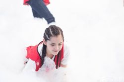 欧阳娜娜不在意外界批评：自己选的自己活该