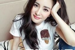 杨幂飞机偶遇大学老师 大幂幂感念师恩晒自拍