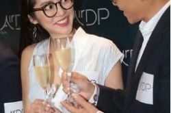 松冈李那出席某活动出丑 她被曝介入富商家庭当小四…