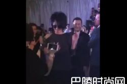 新恋情？李亚鹏牵手神秘女子现身聚会 和王菲再见也是朋友