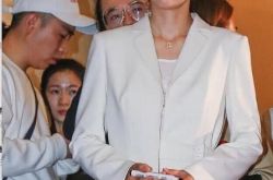 董璇高云翔风波后 老婆董璇继续走秀活动会场