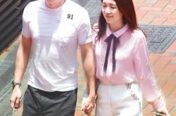 李泽楷承认新恋情新女友 港姐郭嘉文拍拖两年