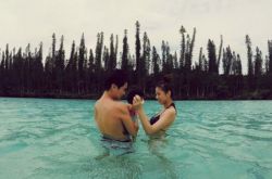 方志友晒比基尼戏水照 和老公杨铭威准备生第三胎